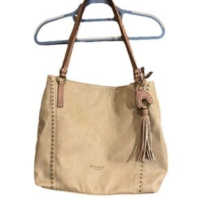 🆕.  Darcy Marks beige London Purse